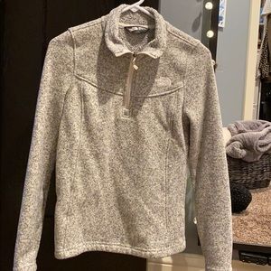 Woman’s S North Face Quarter Zip